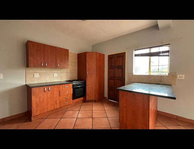 3 BEDROOM HOUSE TO LET IN WEST ACRES